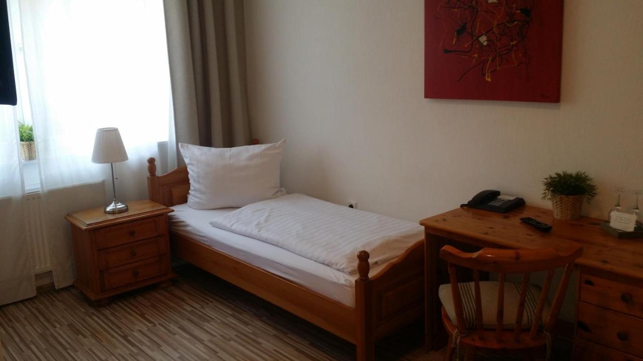 Hotel Am Stadion Duisburg Buitenkant foto
